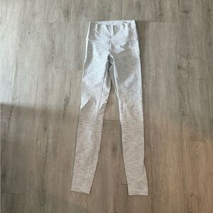 white lululemon leggings